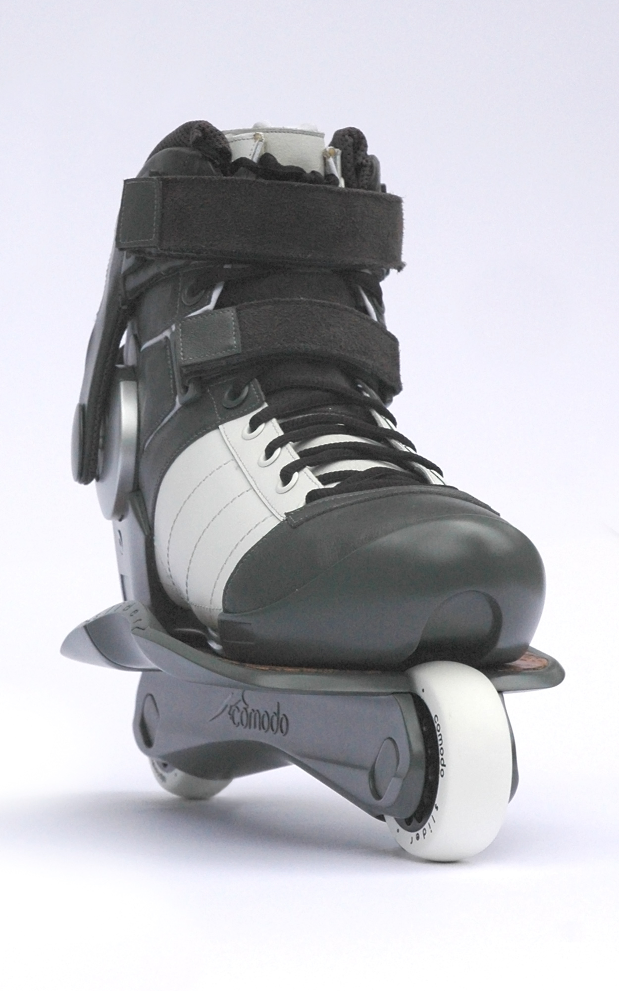 Jan_Homann_Inlineskate_Comodo_03